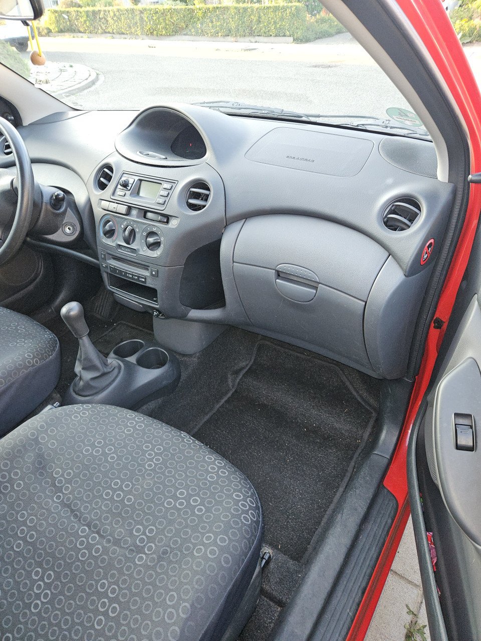 Toyota yaris 1.0 idols 2004