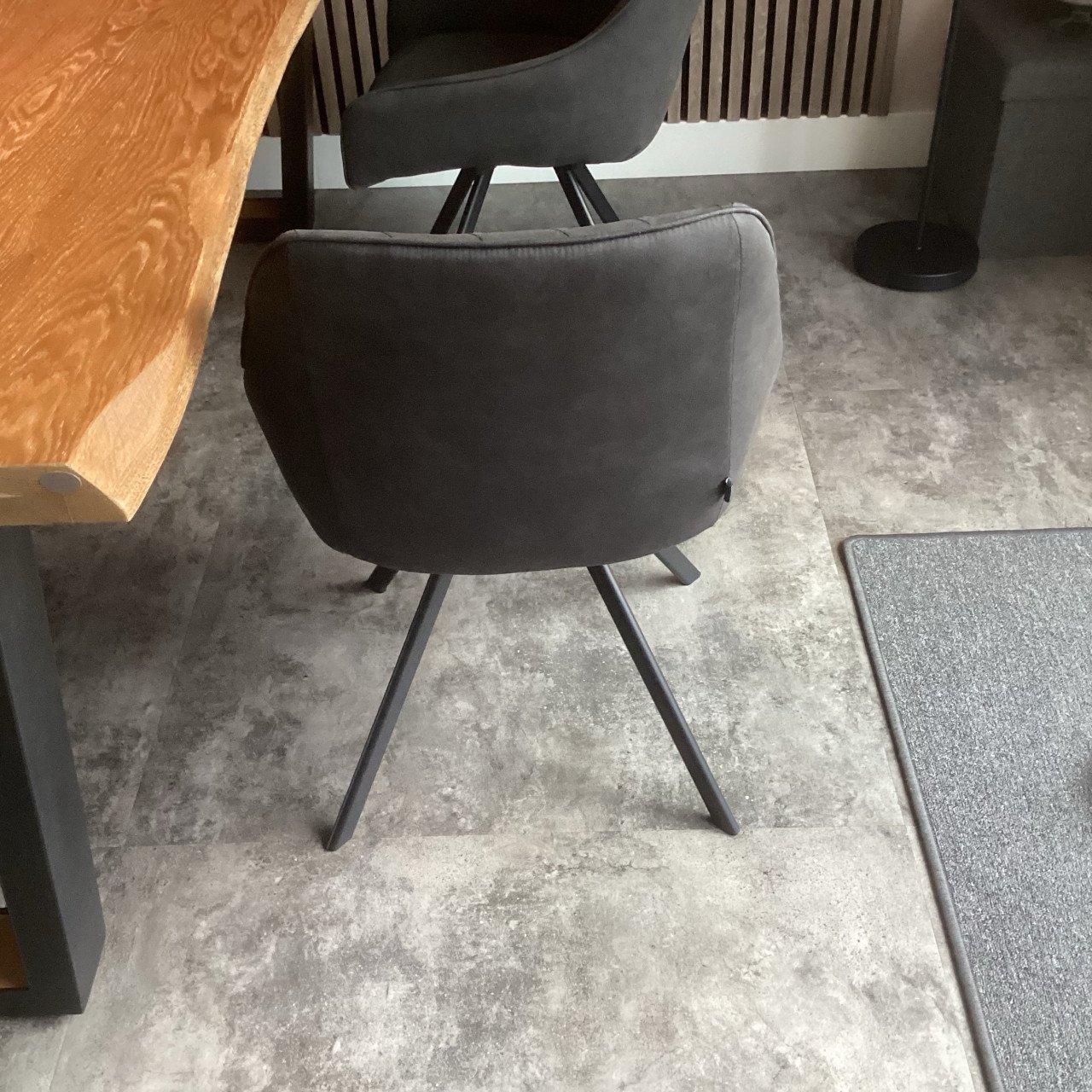 Draaibare eethoekstoelen.