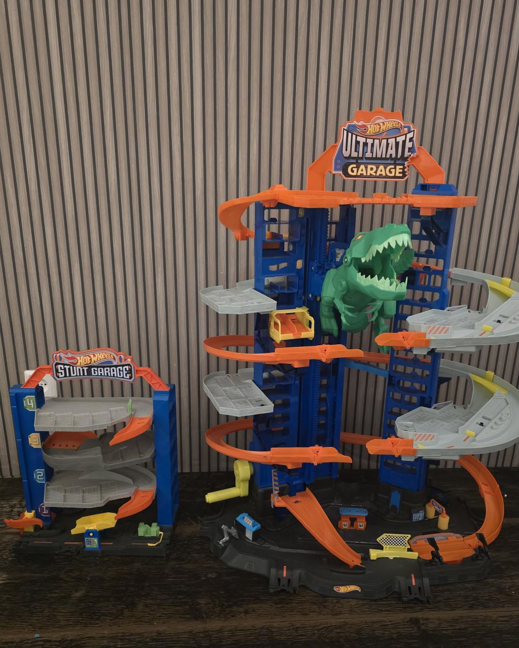 Hotwheels garage