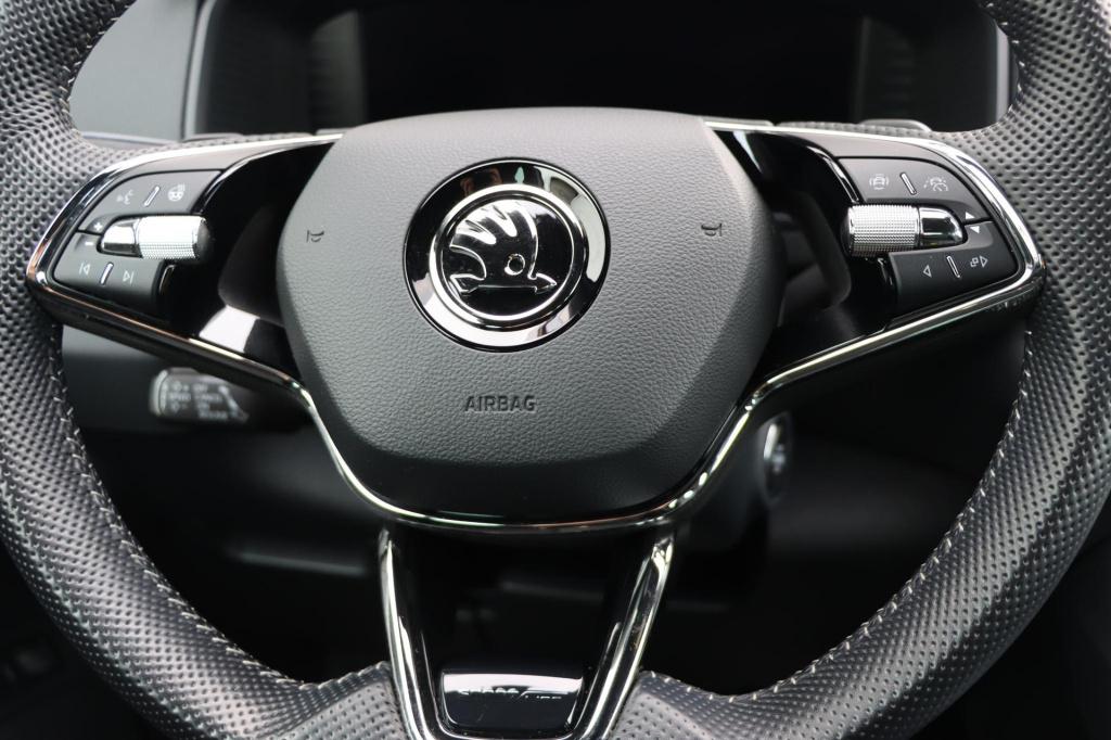 Skoda Karoq 1.5 tsi sportline 150pk dsg7 voor+achterbankverwarming | stuurv