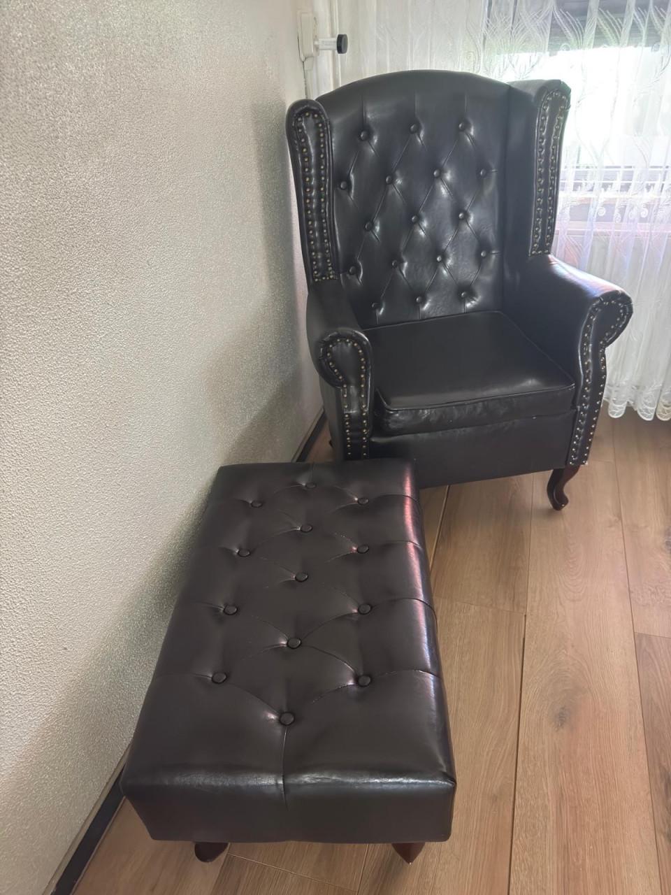 Fauteuil met voetenbank