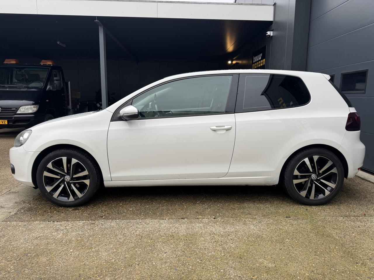 Volkswagen Golf 1.6 75KW 2009 Wit Airco Apk Navigatie Xenon