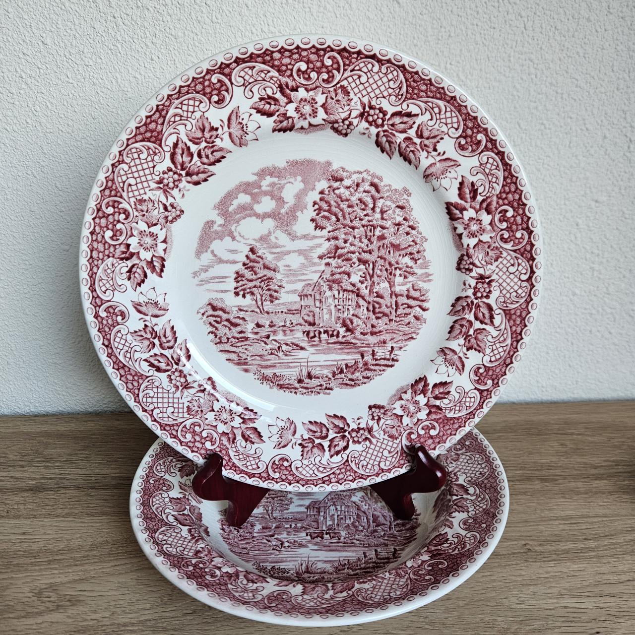 Diep bord en dinerbord Staffordshire ware Elizabethan Barratts
