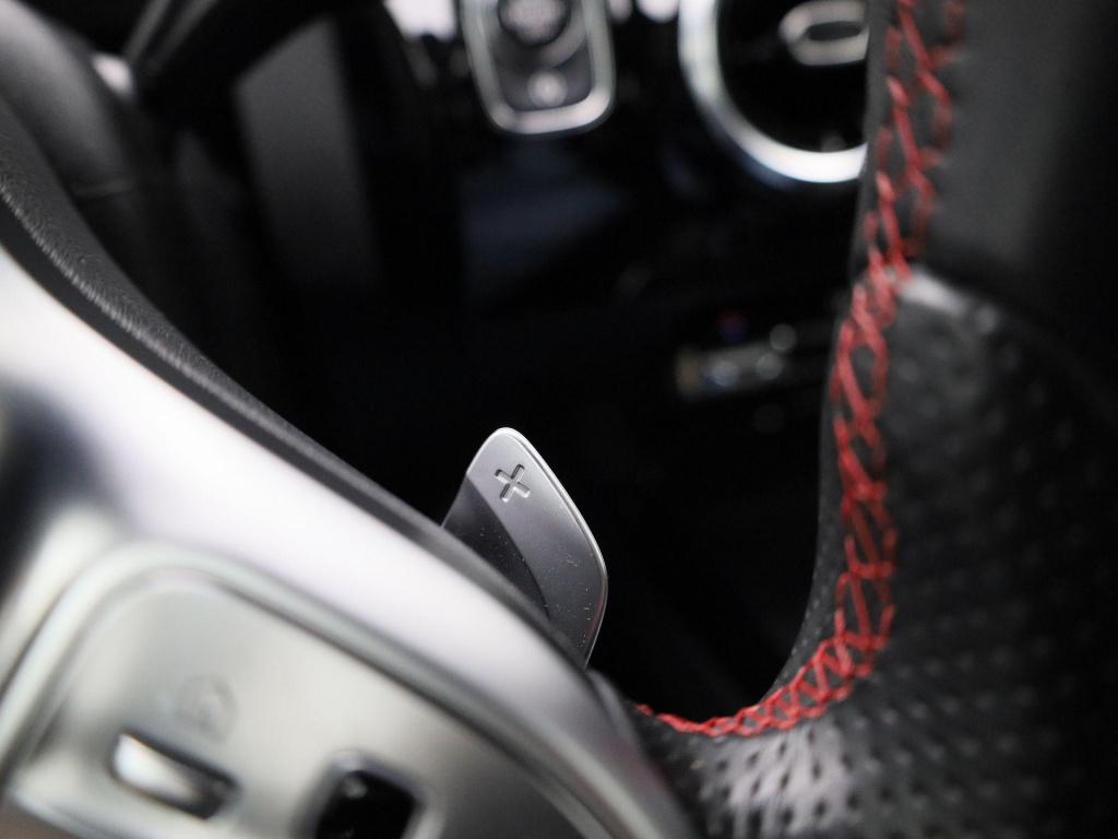 Mercedes-Benz A-Klasse 180 business solution amg | automaat | panorama dak 