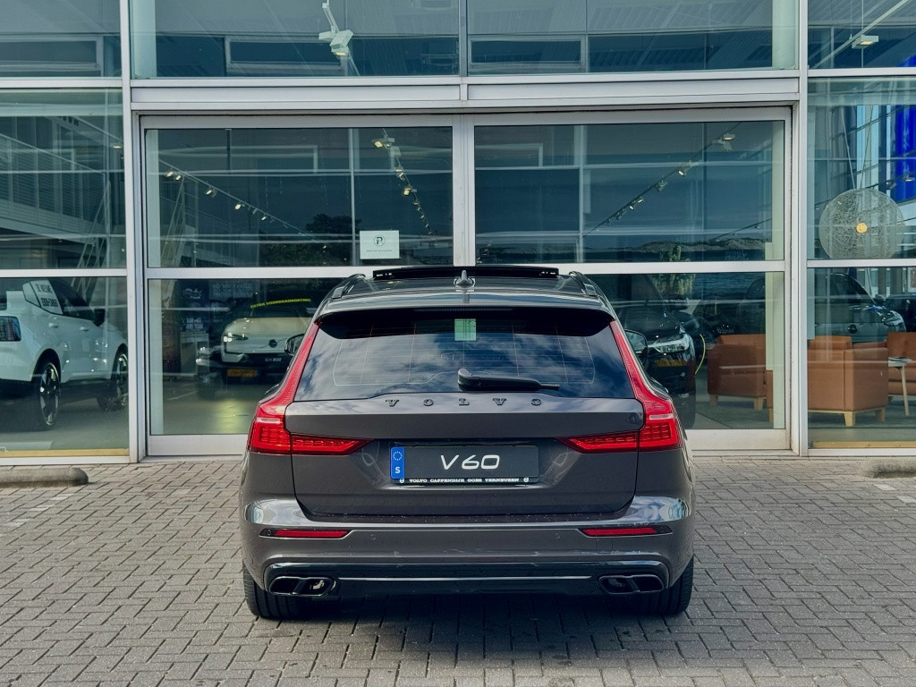 Volvo V60 t6 awd ultimate dark | nieuwprijs € 70.734,= |