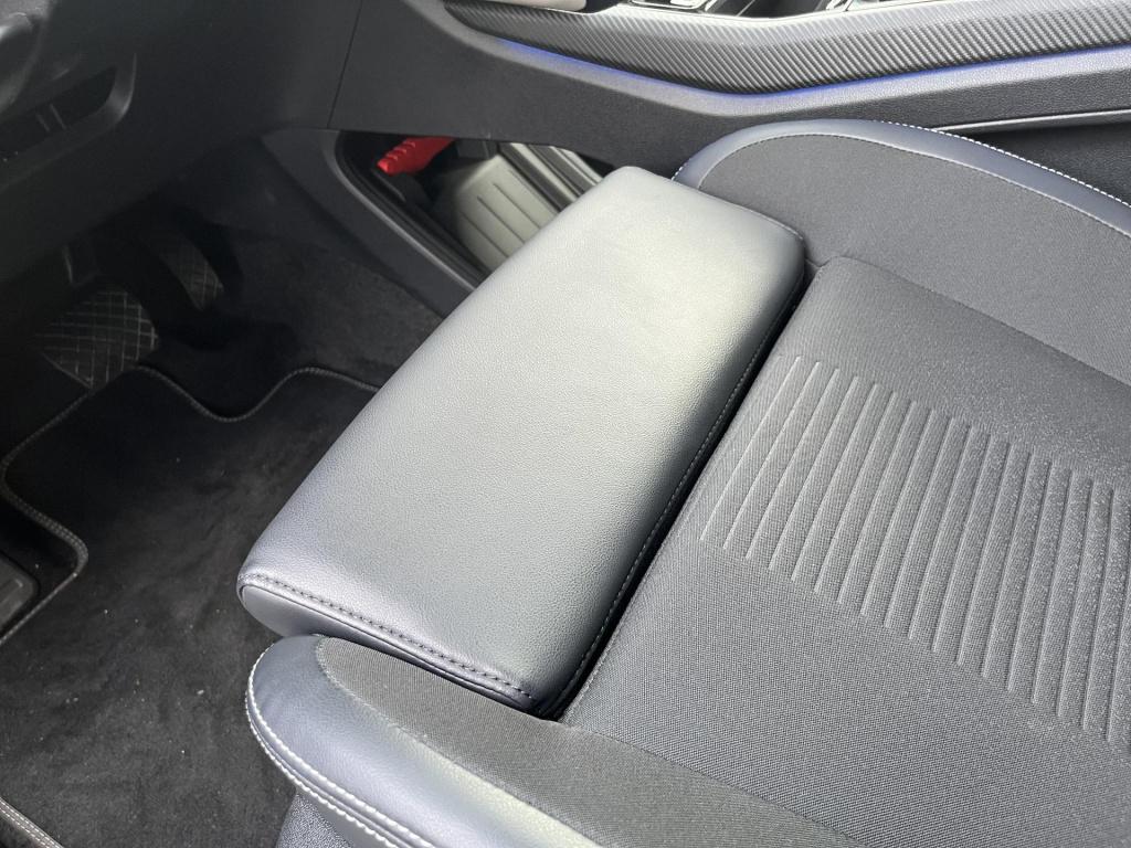 Ford Explorer premium extended range rwd 77 kwh | panoramadak | climate con