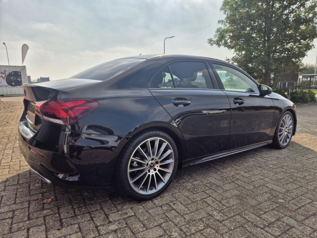 Mercedes-Benz A-Klasse 200 business solution amg