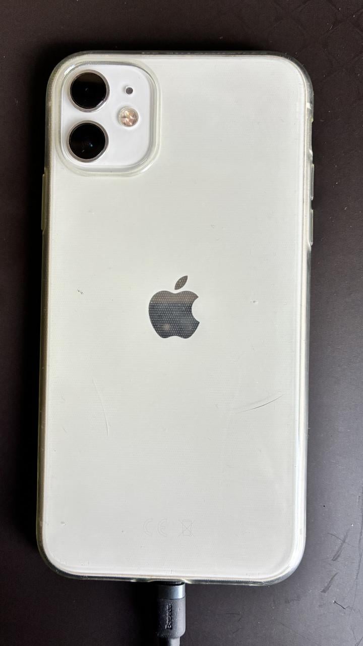 IPhone 11 - 128 Gb-86%-Wit-Scherm vernieuwd maar met krassen