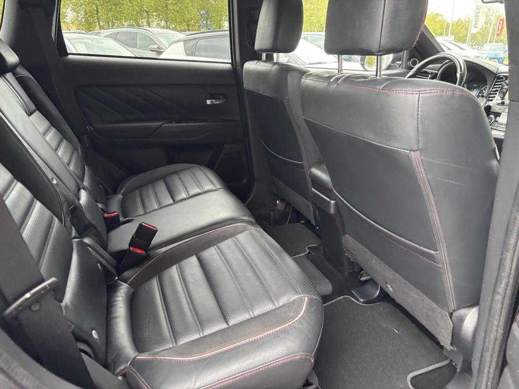 Mitsubishi Outlander 2.0 phev s-edition afneembare trekhaak!