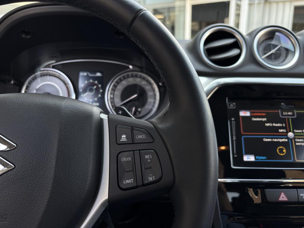 Suzuki Vitara automaat 1.4 boosterjet style smart hybrid | trekhaak afneemb