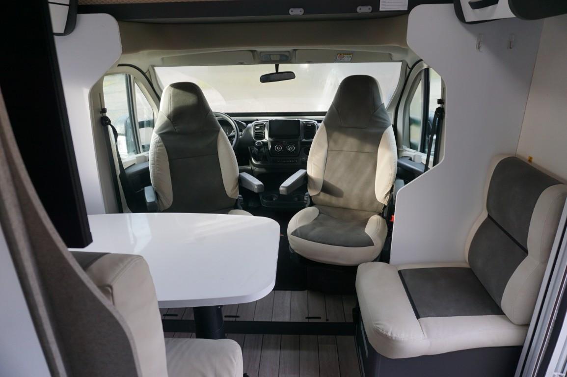 Mc Louis Glamys 365 2025 met 20.000km familiecamper Euro 6