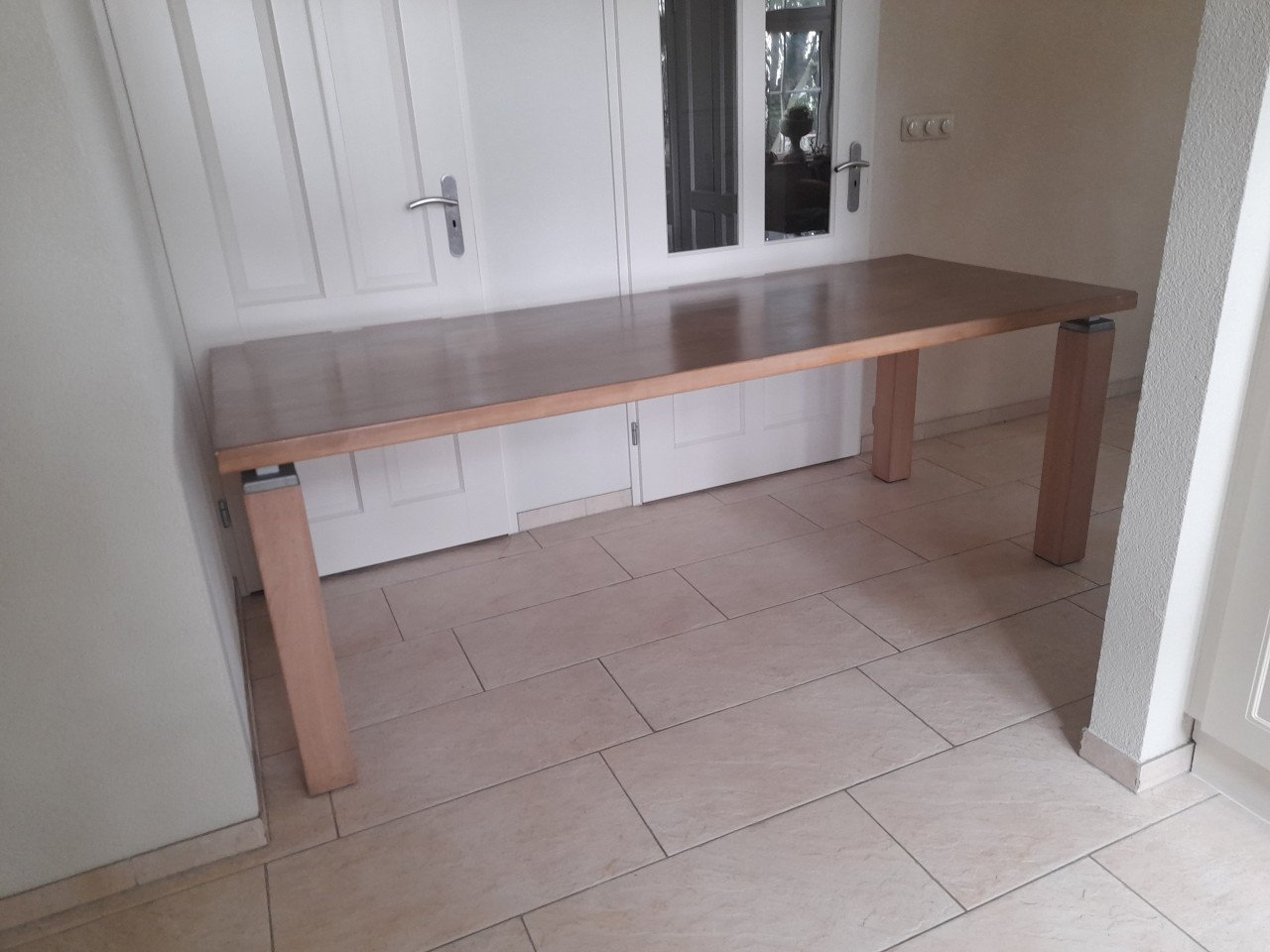 Massief houten grote Tafel 220 x 90 ( in goede staat )