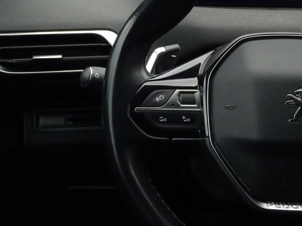 Peugeot 3008 1.2 puretech allure