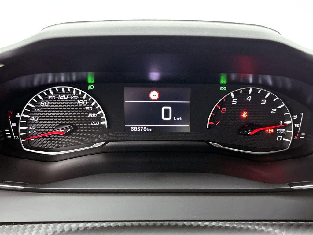 Peugeot 208 1.2 puretech active pack | apple carplay / android auto | cruis