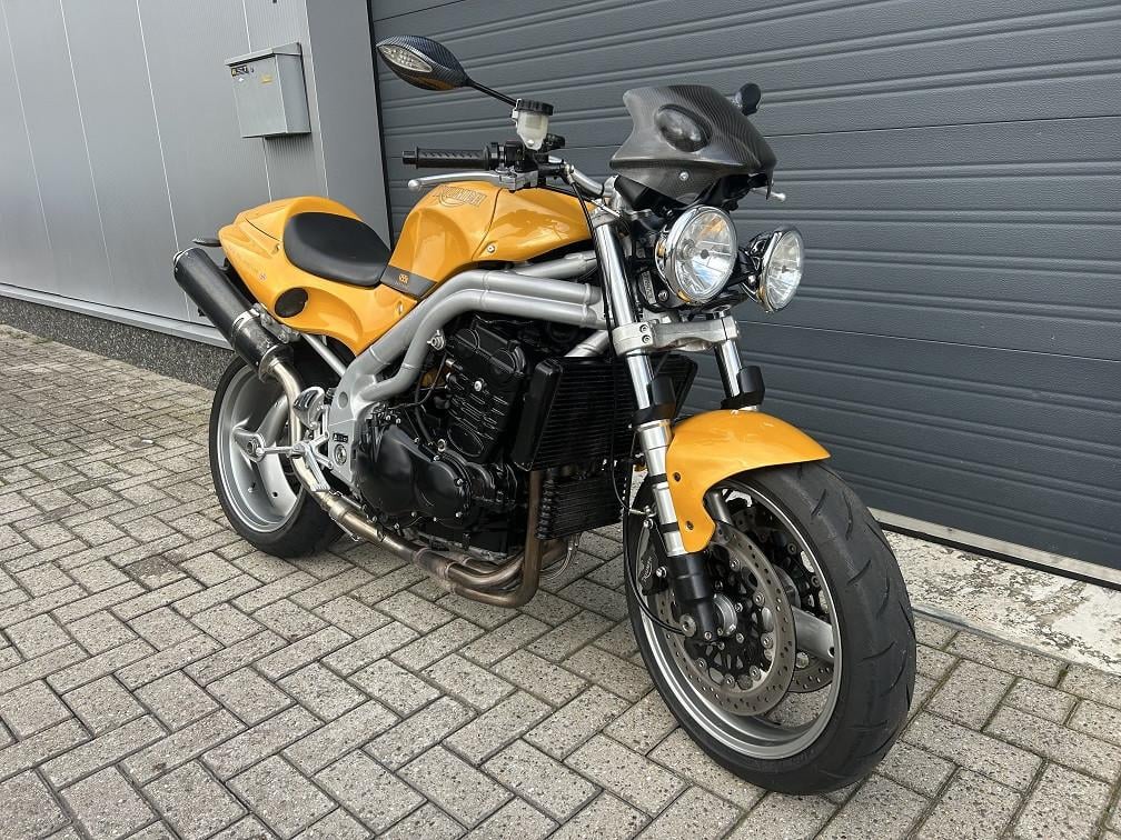 Triumph Speed Triple uit 2000 met 25 dkm, sportdemper, monocover €2350,-