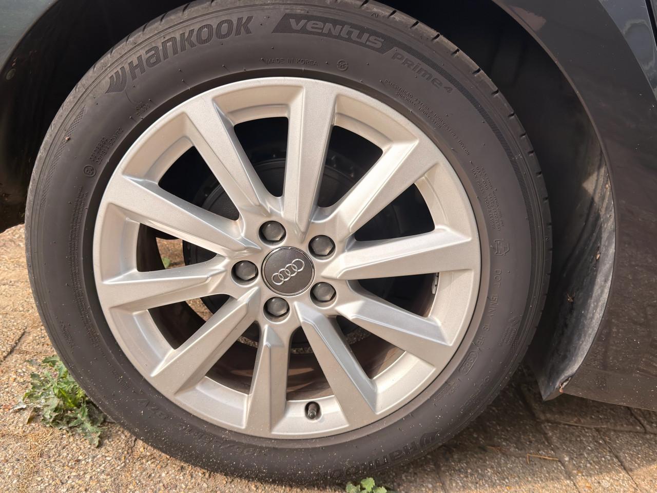Originele Audi A1 16 inch velgen + goede banden | 205/55 R16