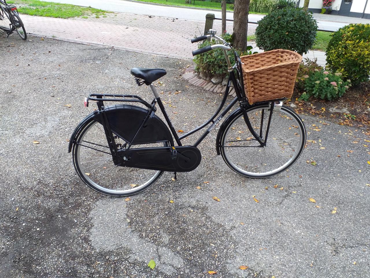 """"MOOIE OMAFIETS"WEINIG GEBRUIKT MET  MAND""""