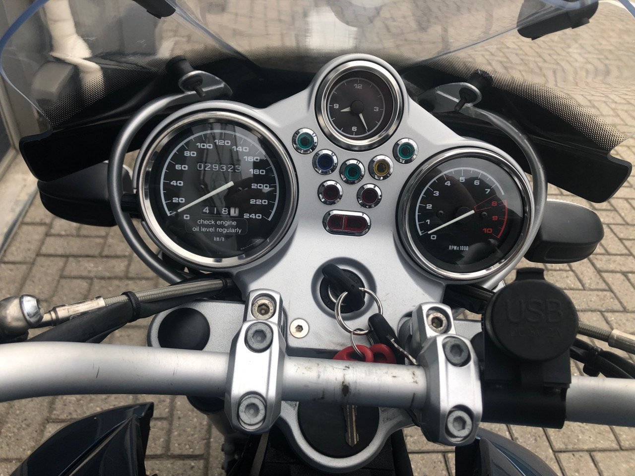 ***VERKOCHT*** BMW R1150R Twinspark uit 2006 met 29dkm, 3 koffers €3250,-