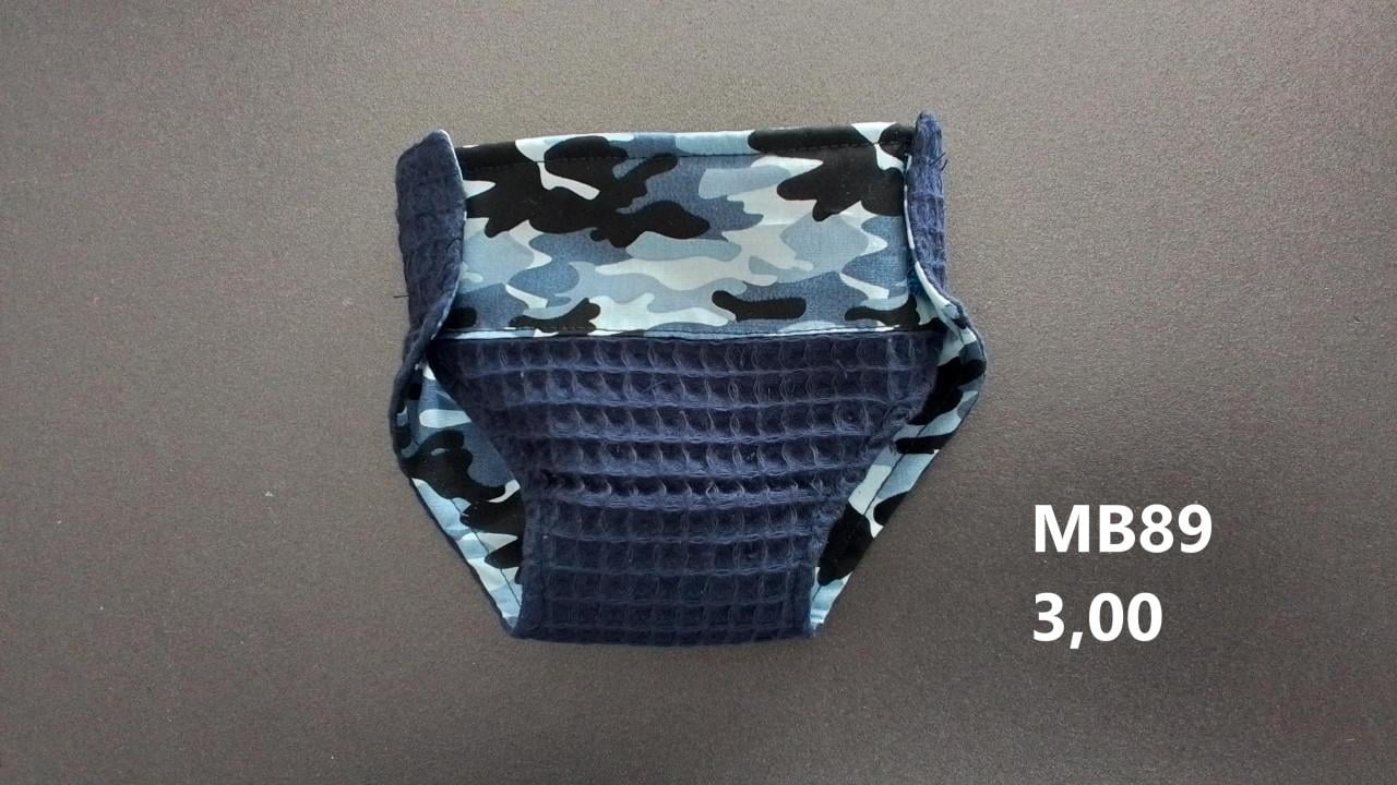 Poppenkleertjes baby born. Omkeerbare badjas. Opbrengst KiKa.