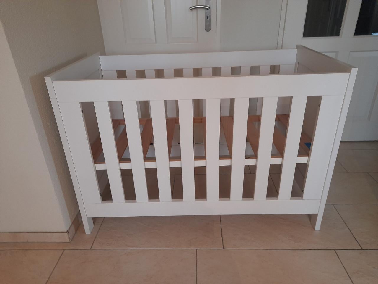 TWF Ledikantje (in goede nette staat )