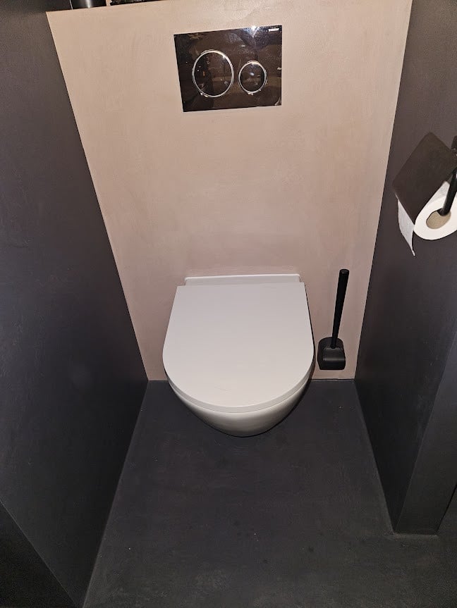 TE KOOP !!!   z.g.a.n. toiletpot inclusief zitting en montageset