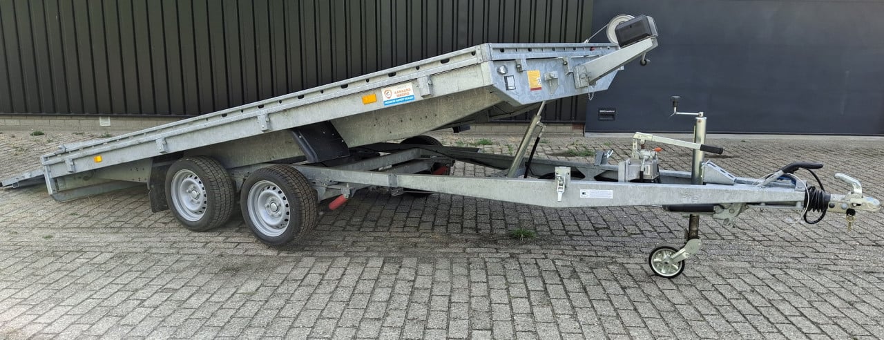 Machine transporter