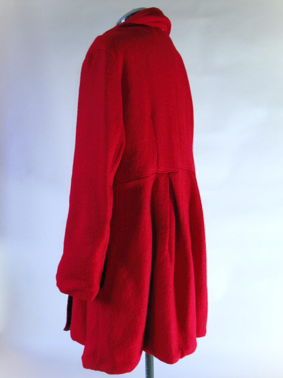 TE KOOP: Dameswinterjas rood