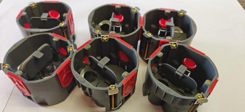 Te Koop 6 Holle wand dozen Attema