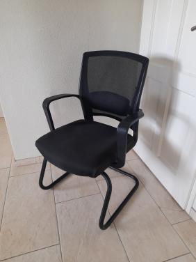 Vergader / bureau stoel ( in goede nette staat )