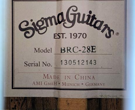 Semi-akoestische basgitaar Sigma EST.1970