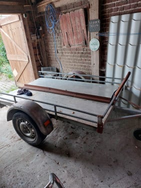 Motor transport aanhanger
