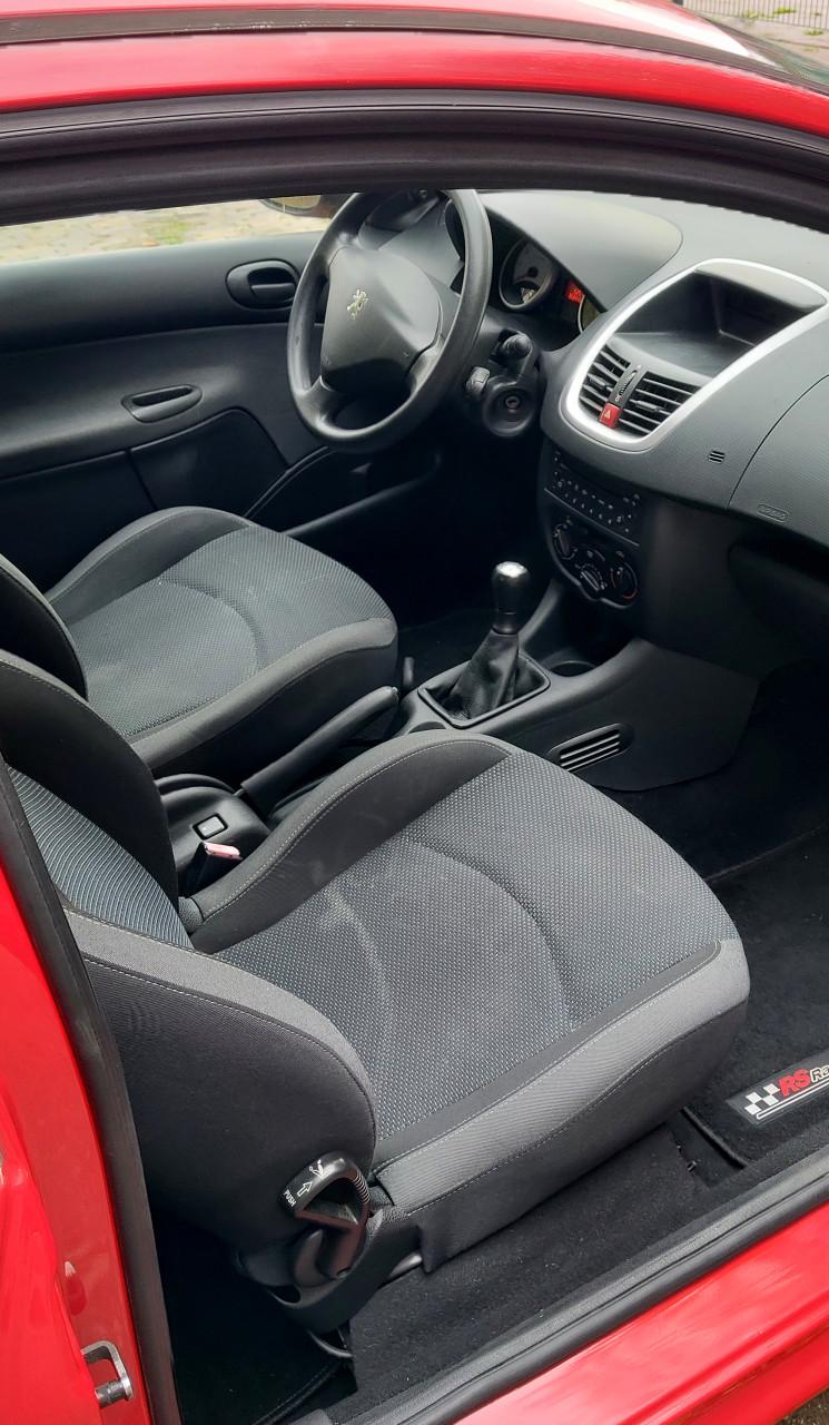 Peugeot 206+ (plus) met APK Aug. 2026