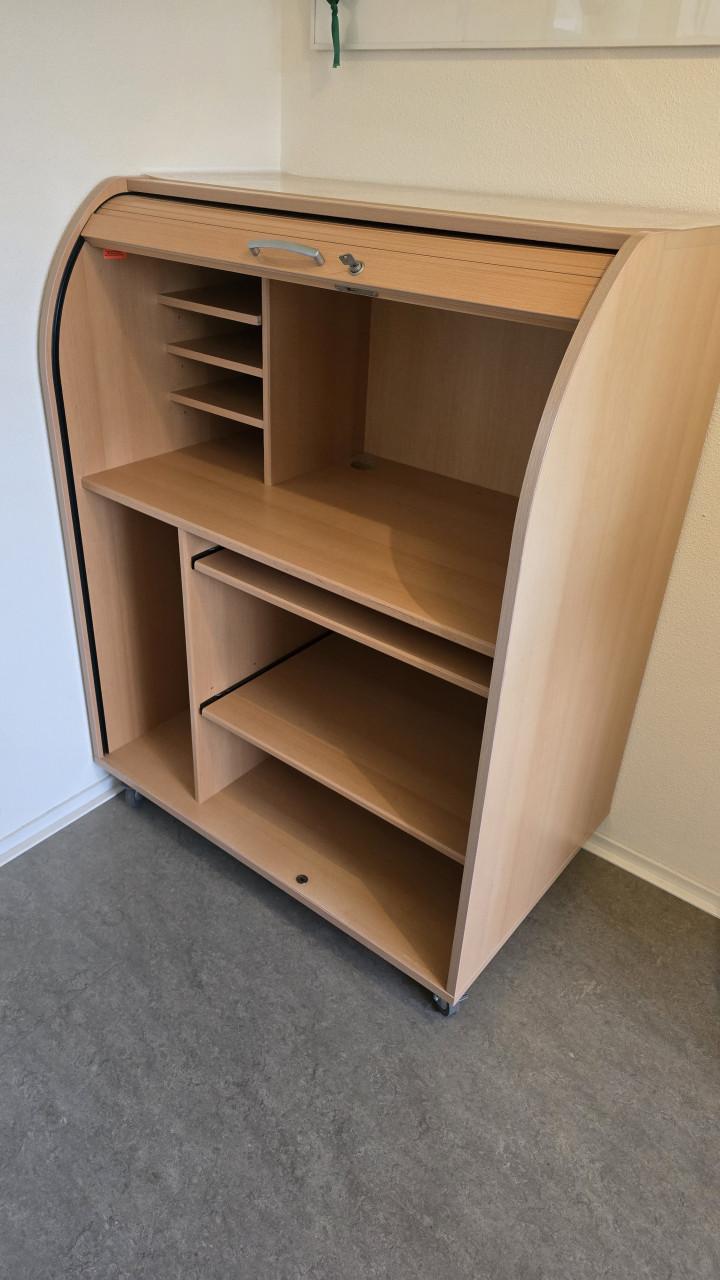 Computerkast van goede kwaliteit met roldeur en slot