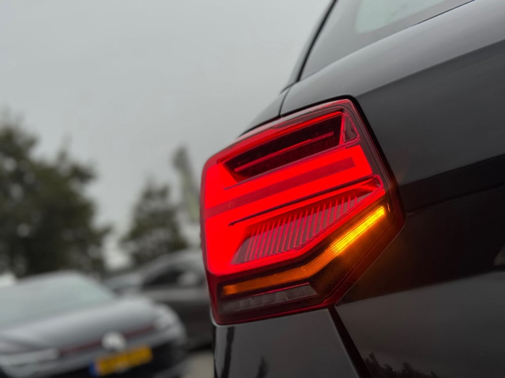 Audi Q2 35 tfsi matrix led * camera * stoelverwarming * acc * keyless