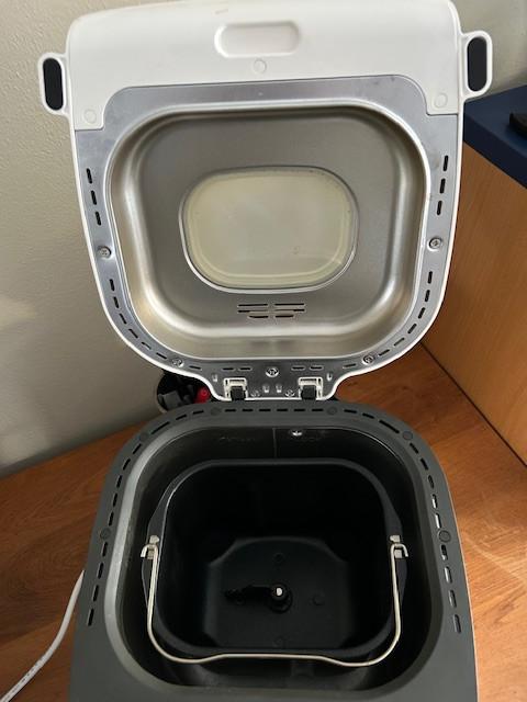 Broodmachine voor bakken brood en cake