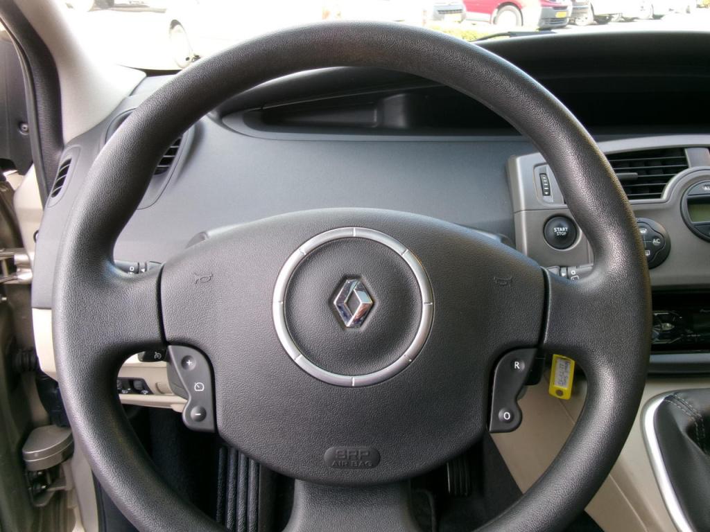 Renault Scenic phase ii 1.6-16v 1-ste eig. airco, cr.cont, pano.dak,
