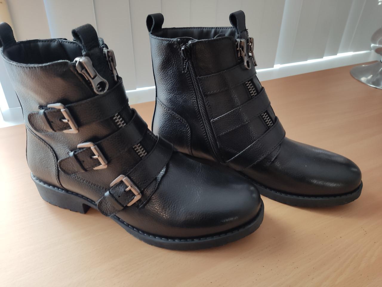 Nieuwe Lederen Dames Laarsjes - Mt. 41