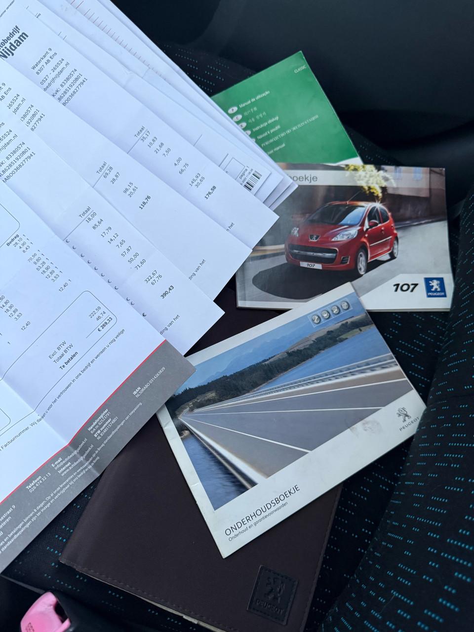 Nette Peugeot 107 1.0 5DR 2010 Open dakje, Airco, Carplay!