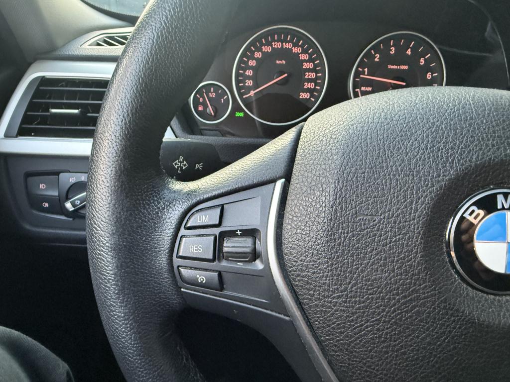 BMW 3-serie 320i 184pk sedan executive luxury