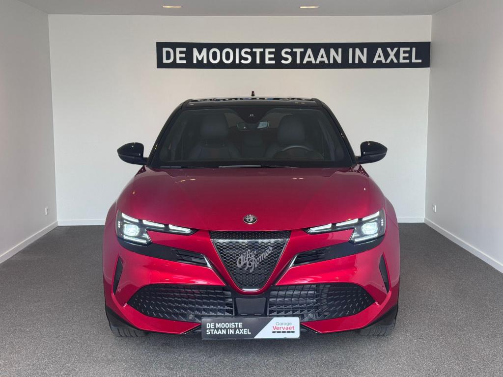 Alfa Romeo Junior elettrica 54 kwh