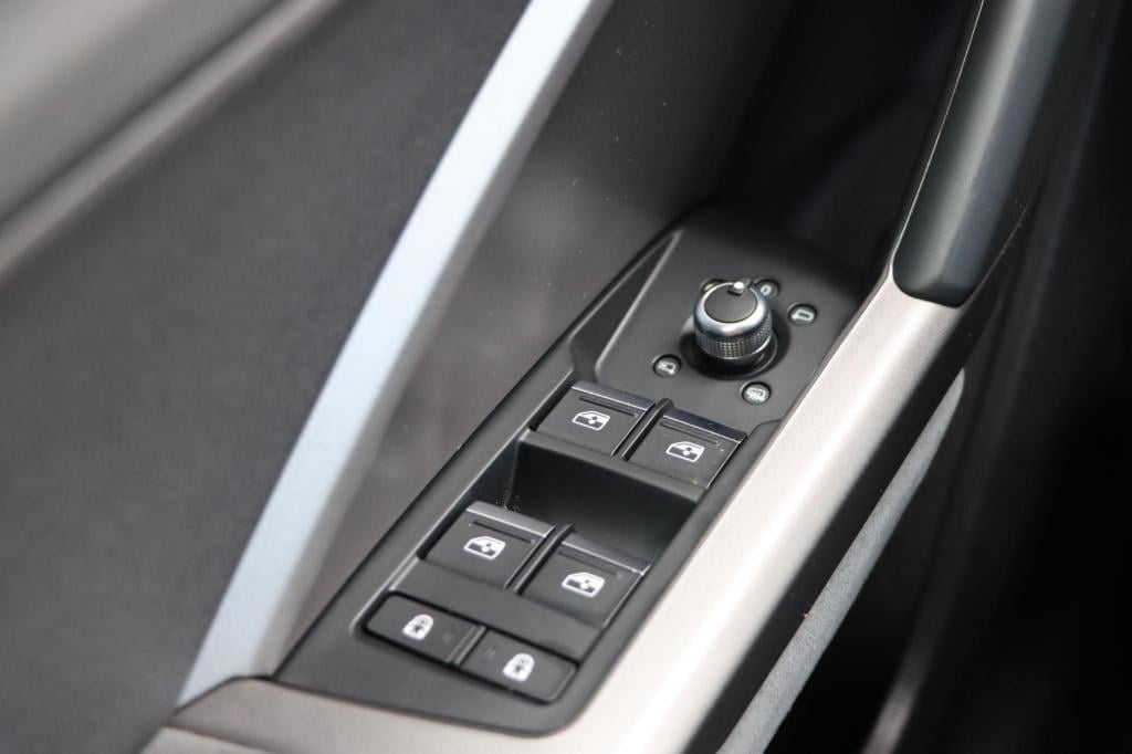 Audi Q3 sportback 35 tfsi pro line business 150pk s tronic