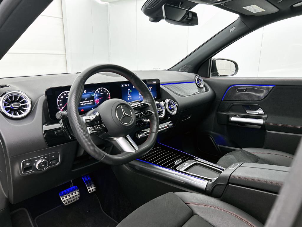 Mercedes-Benz Gla-klasse 200 amg line | sfeerverlichting | panoramadak | cr