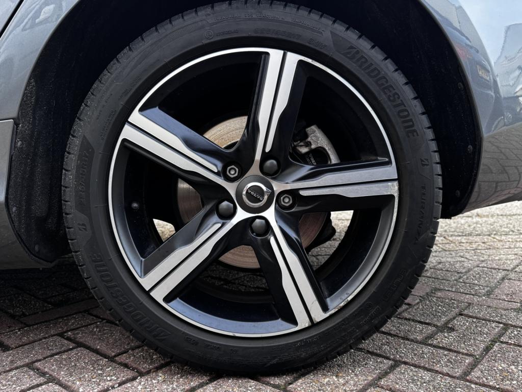 Volvo V40 2.0 t4 business sport | automaat | nav | carplay | trekhaak