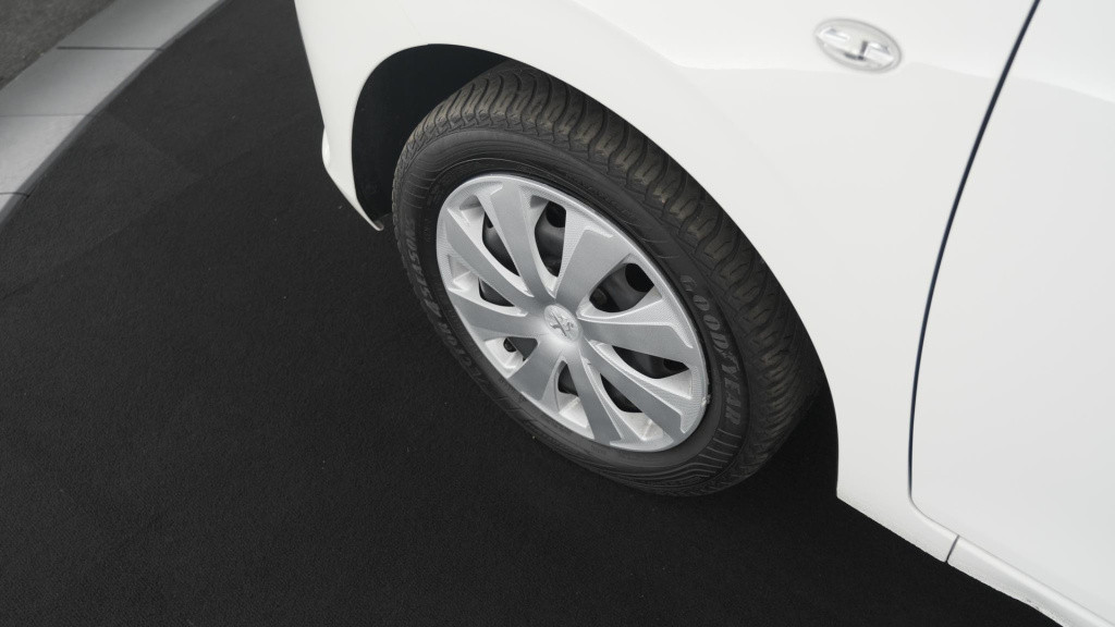 Peugeot 108 1.0 e-vti active | airco | allseasonbanden | elektrische ramen 