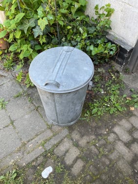 Zinken vuilnisemmer