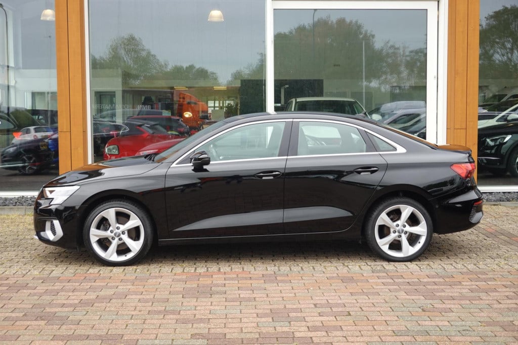 Audi A3 limousine 30 tfsi s edition