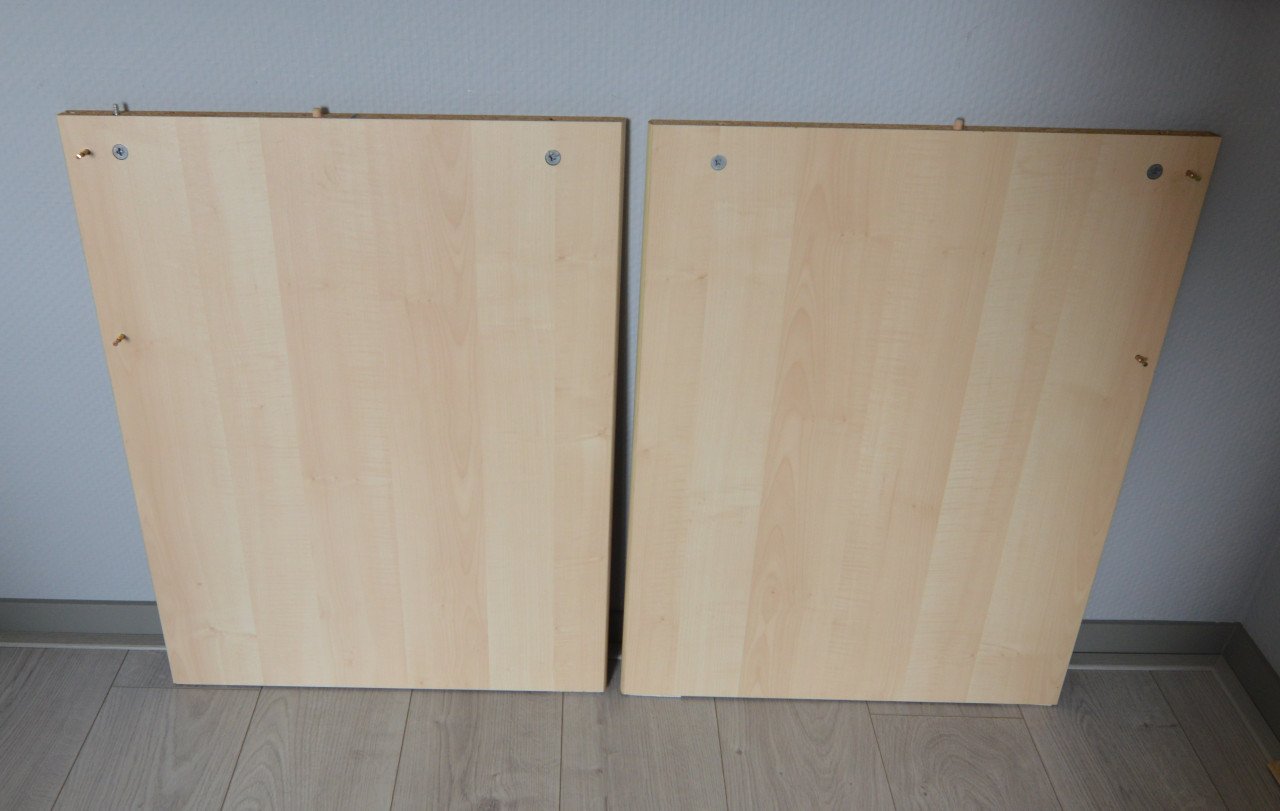 Bureau (ahorn) + Bureaulamp (halogeen) + Boekenplank (ahorn)