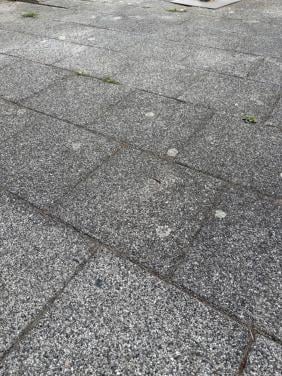 +/- 70m2 aan tegels 30 x 30 x 7