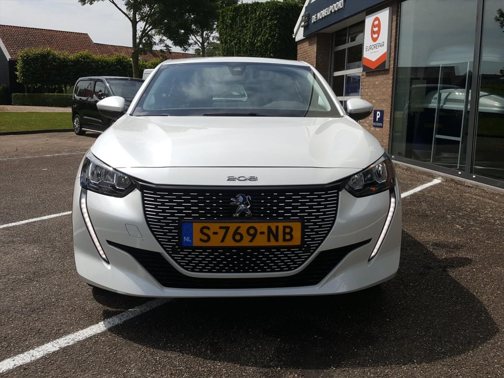 Peugeot 208 active pack 50kwh 136pk 1-fase 12% bijtelling cruise & climate 