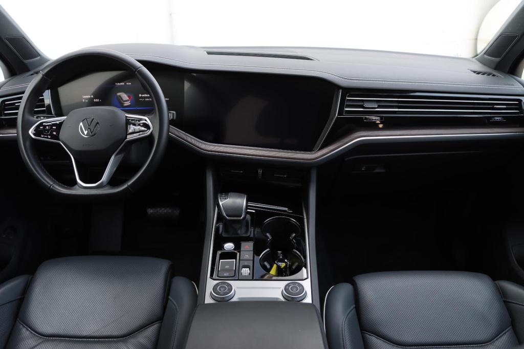 Volkswagen Touareg 3.0 tsi ehybrid 4motion elegance black style 367pk | soh